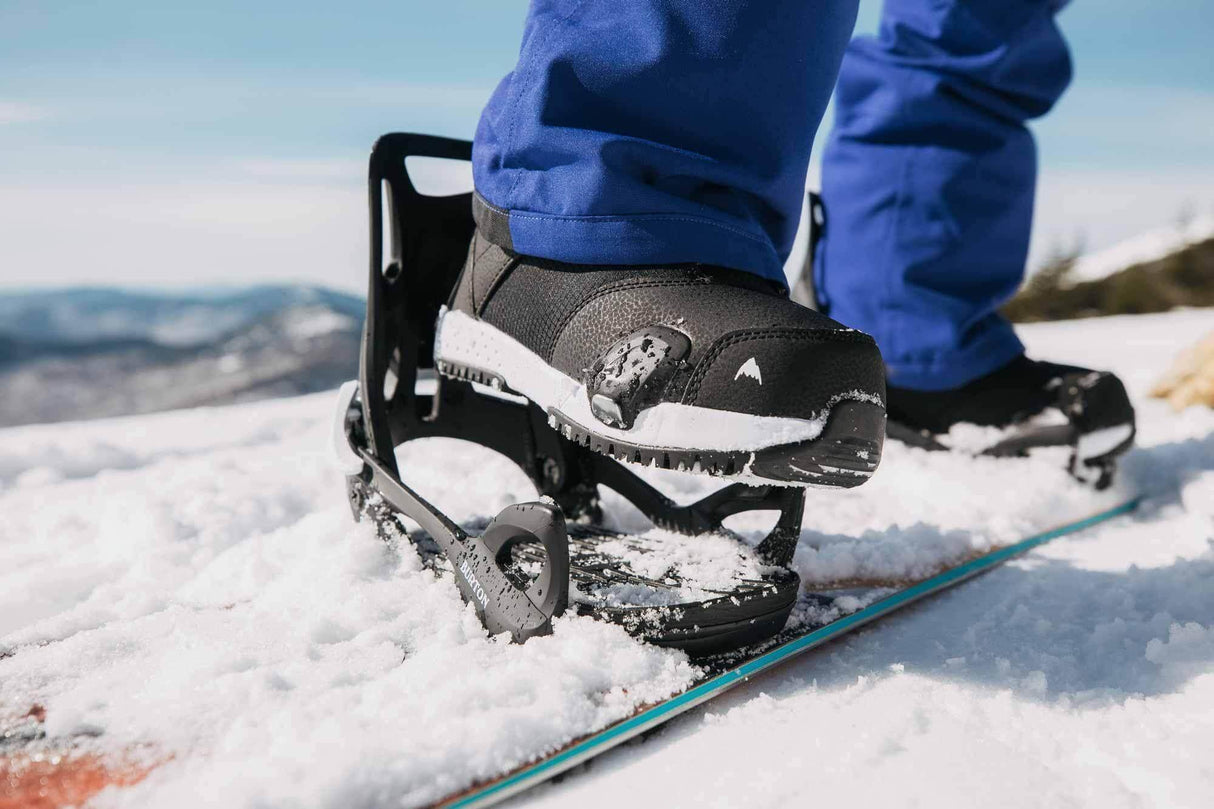 Alquiler Esquís Grau Roig - SnowBoard / Bronce (Step On) / Equipo Completo -CaranvaSports - temporada 2026