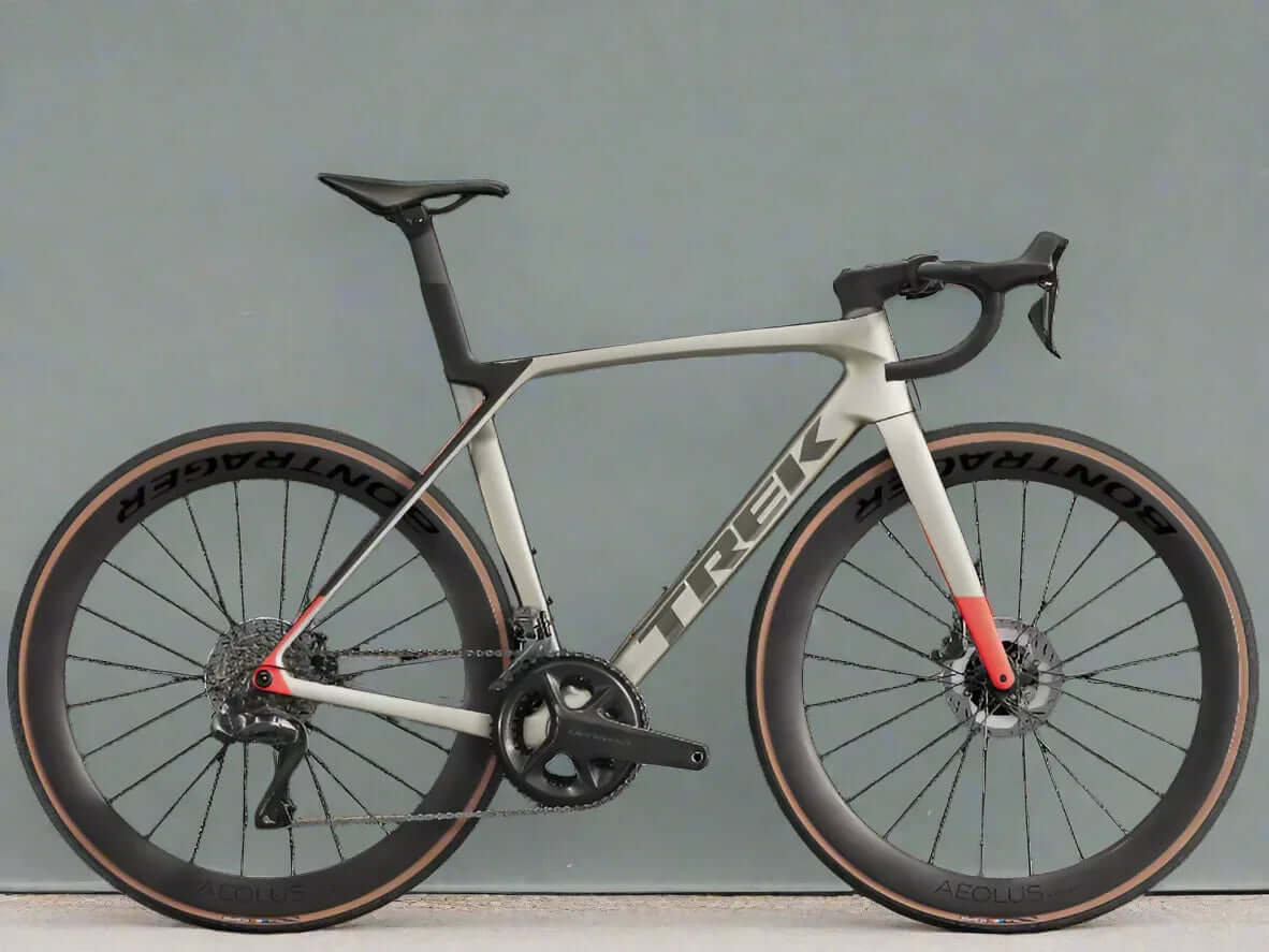 Alquiler Bicicleta Carretera Madrid - Carretera / Trek Madone SL6 GEN 8 -CaranvaSports - temporada 2026